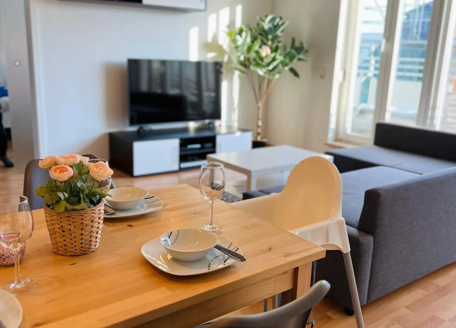 Stariva - Terrasse Ueber Dresden - Kaffeemachine - Netflix - Playstation - Brettspiele Apartment