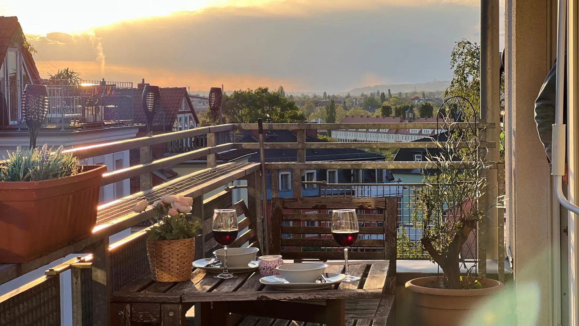 Stariva - Terrasse Ueber Dresden - Kaffeemachine - Netflix - Playstation - Brettspiele Apartment